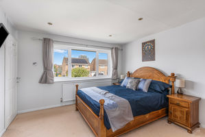 Gauntlets Close Bloxham